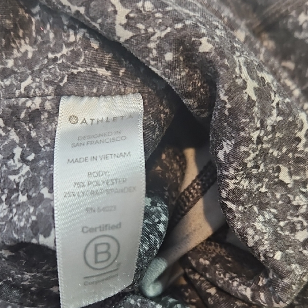 Athleta Gray Salutation Stash Pocket Tight Leggings Size MT - Picture 9 of 9